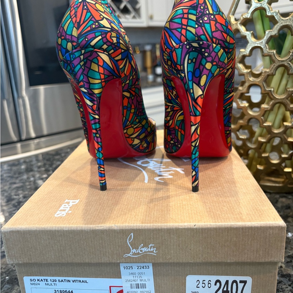 Christian Louboutin So Kate Multicolor Stiletto Satin Heels Like New - Picture 6 of 8